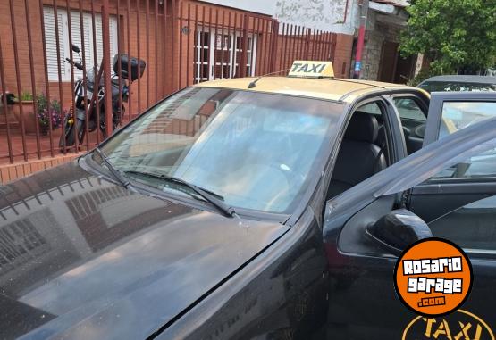Autos - Fiat Siena 2017 GNC 400Km - En Venta
