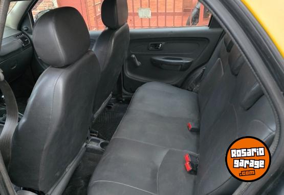 Autos - Fiat Siena 2017 GNC 400Km - En Venta