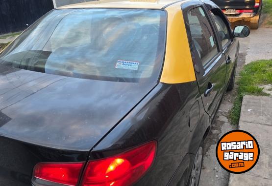 Autos - Fiat Siena 2017 GNC 400Km - En Venta