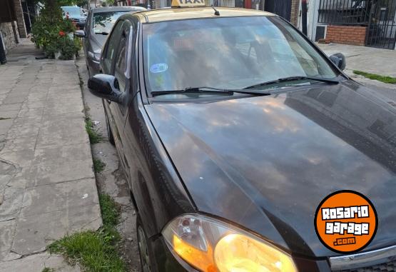 Autos - Fiat Siena 2017 GNC 400Km - En Venta