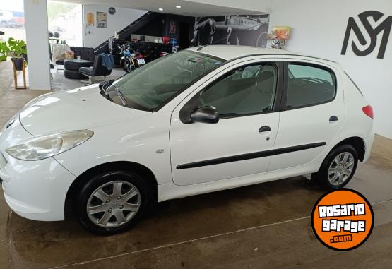 Autos - Peugeot 207 2013 Nafta 92000Km - En Venta