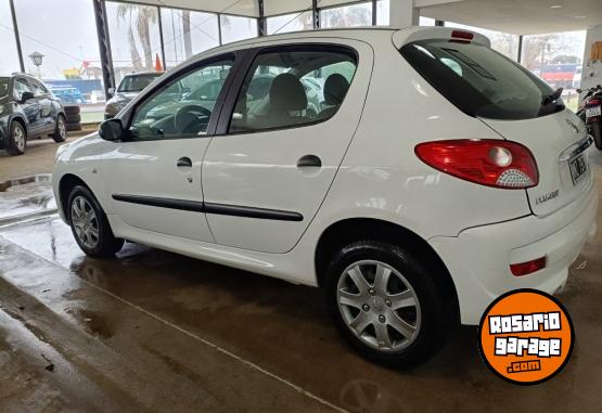 Autos - Peugeot 207 2013 Nafta 92000Km - En Venta