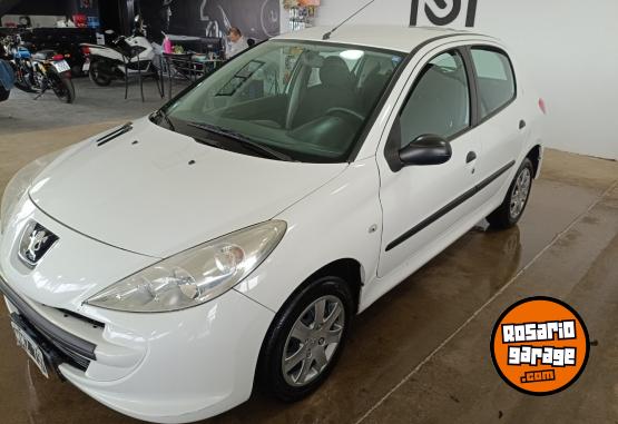 Autos - Peugeot 207 2013 Nafta 92000Km - En Venta