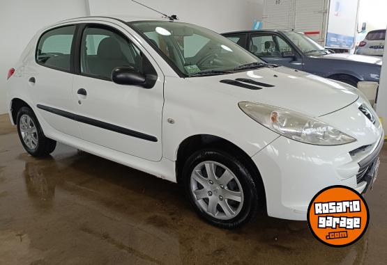 Autos - Peugeot 207 2013 Nafta 92000Km - En Venta
