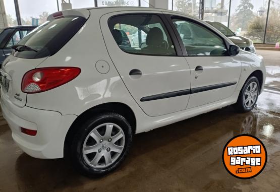 Autos - Peugeot 207 2013 Nafta 92000Km - En Venta