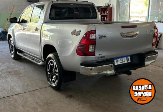 Camionetas - Toyota HILUX SRX 2022 Diesel 37000Km - En Venta