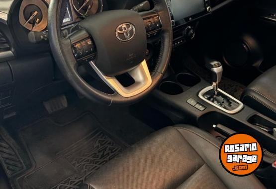 Camionetas - Toyota HILUX SRX 2022 Diesel 37000Km - En Venta
