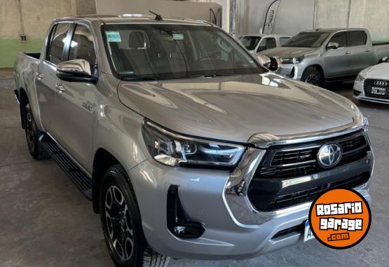 Camionetas - Toyota HILUX SRX 2022 Diesel 37000Km - En Venta