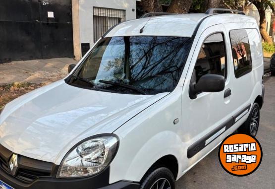 Utilitarios - Renault Kangoo 2017 GNC 180000Km - En Venta
