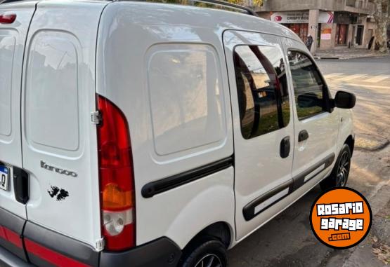 Utilitarios - Renault Kangoo 2017 GNC 180000Km - En Venta