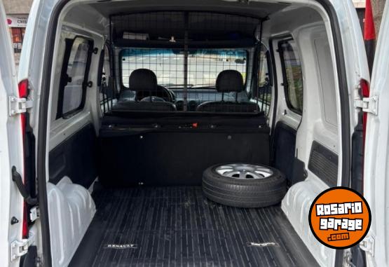 Utilitarios - Renault Kangoo 2017 GNC 180000Km - En Venta
