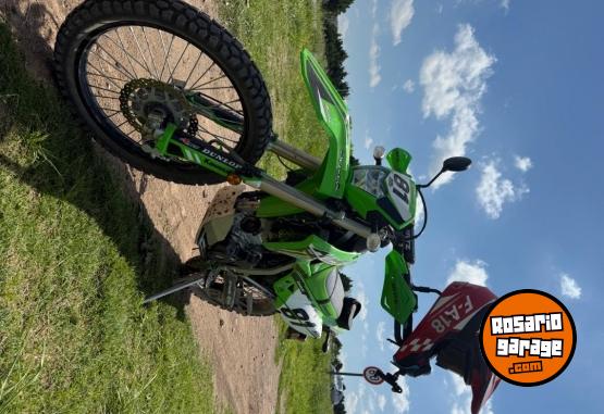 Motos - Kawasaki KLX300 2024 Nafta 4000Km - En Venta
