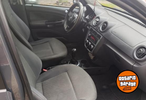Autos - Volkswagen Gol Trend 2011 Nafta 184600Km - En Venta