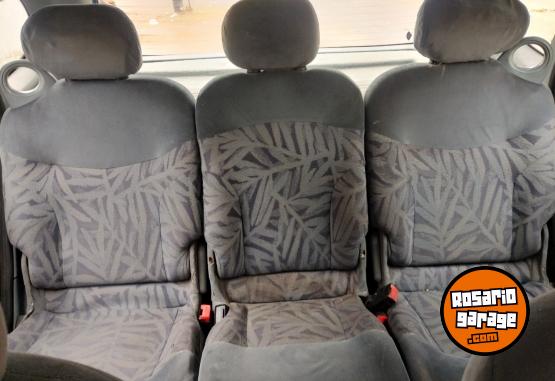 Autos - Renault Scenic 2001 Nafta 266000Km - En Venta