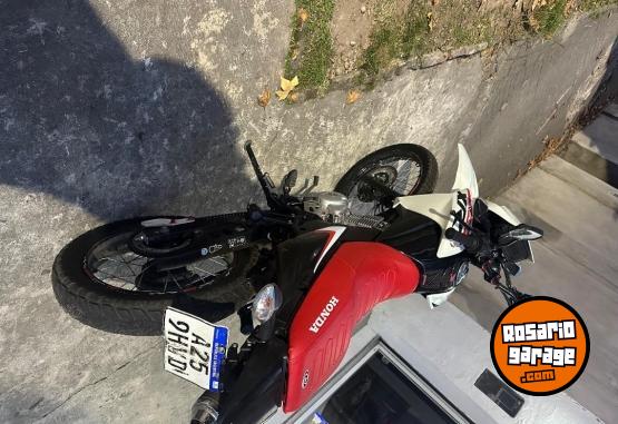 Motos - Honda XR150L 2025 Nafta 11000Km - En Venta