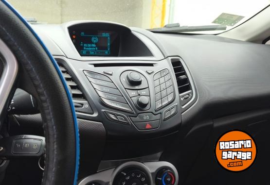 Autos - Ford Fiesta kinetic SE 2017 Nafta 78000Km - En Venta