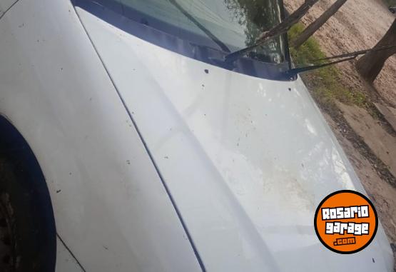 Autos - Volkswagen Gol power sedan 3 ptas 2005 Nafta 265000Km - En Venta