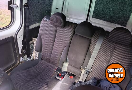 Utilitarios - Renault KANGOO 2017 GNC 175000Km - En Venta