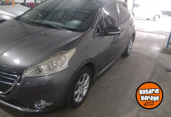 Autos - Peugeot 208 allure 1.5 Touchscree 2014 Nafta 124000Km - En Venta