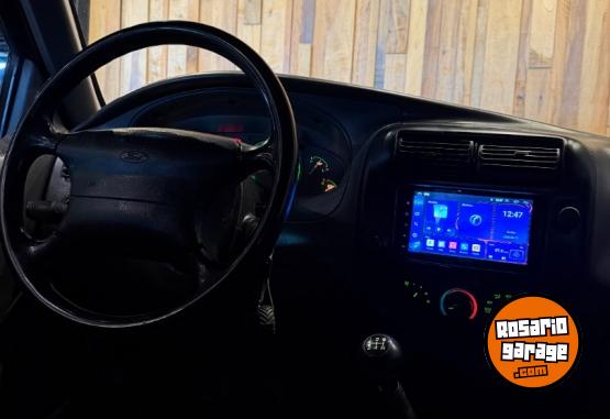 Camionetas - Ford Ranger 2.8 DC 4X2 XL PLUS 2004 Diesel 300000Km - En Venta