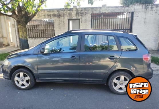 Autos - Volkswagen Suran highline 2007 Nafta 197000Km - En Venta