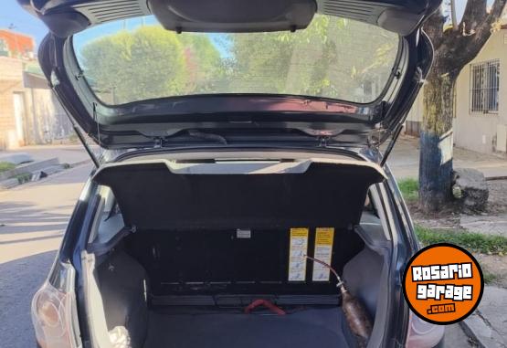 Autos - Volkswagen Suran highline 2007 Nafta 197000Km - En Venta
