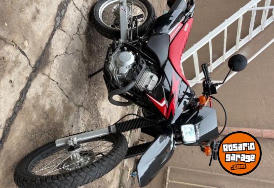 Motos - Honda Tornado xr 250 2023 Nafta 15700Km - En Venta