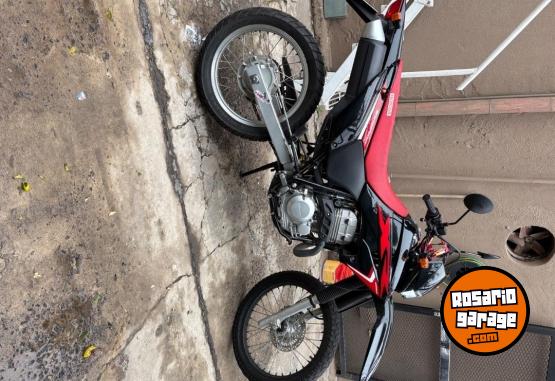 Motos - Honda Tornado xr 250 2023 Nafta 15700Km - En Venta