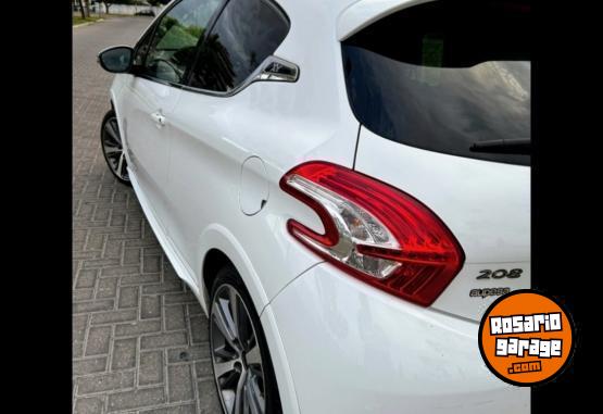 Autos - Peugeot 208 XY 2015 Nafta 85000Km - En Venta