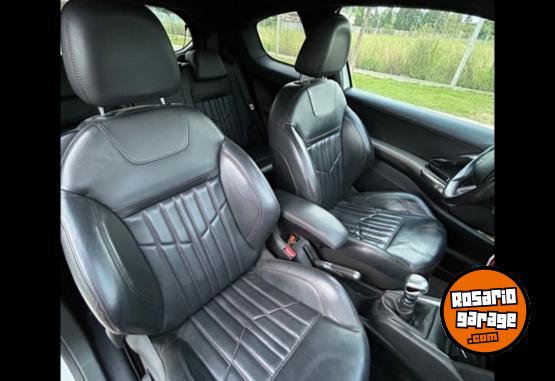 Autos - Peugeot 208 XY 2015 Nafta 85000Km - En Venta