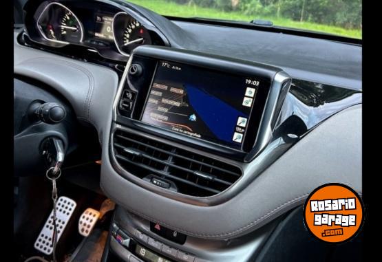 Autos - Peugeot 208 XY 2015 Nafta 85000Km - En Venta