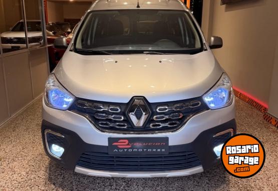 Utilitarios - Renault Kangoo stepway 2023 Nafta 57000Km - En Venta