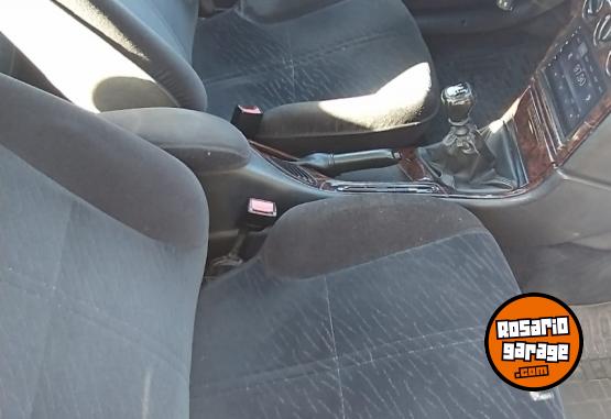 Autos - Ford MONDEO 1995 Nafta 315000Km - En Venta