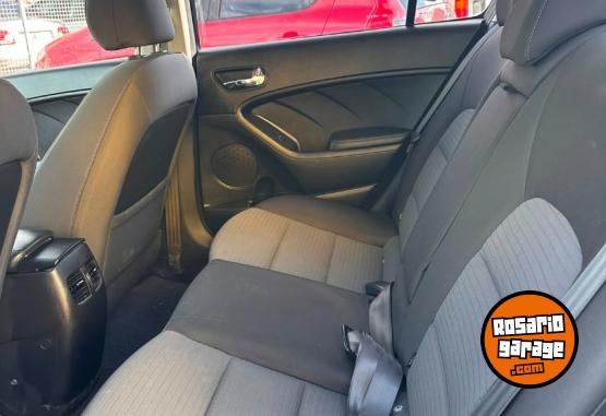 Autos - Kia Cerato ex 2015 Nafta 154000Km - En Venta