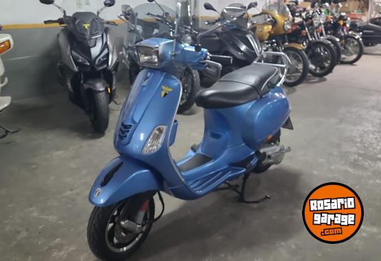 Motos - Vespa 150 sxl 2023 Nafta 3500Km - En Venta