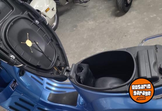 Motos - Vespa 150 sxl 2023 Nafta 3500Km - En Venta