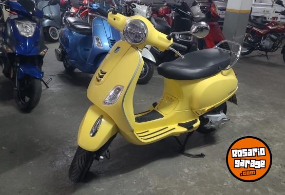 Motos - Vespa 150 vxl 2024 Nafta 2100Km - En Venta