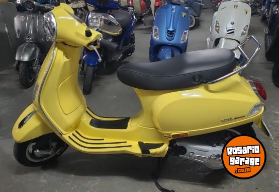 Motos - Vespa 150 vxl 2024 Nafta 2100Km - En Venta