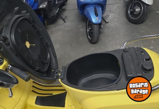 Motos - Vespa 150 vxl 2024 Nafta 2100Km - En Venta