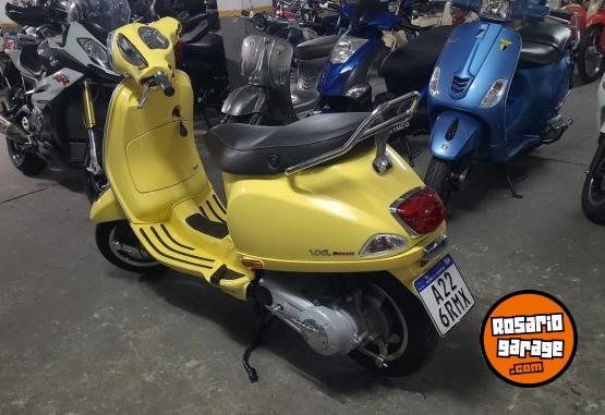 Motos - Vespa 150 vxl 2024 Nafta 2100Km - En Venta