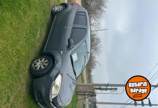 Autos - Renault Sandero 2011 GNC 230000Km - En Venta