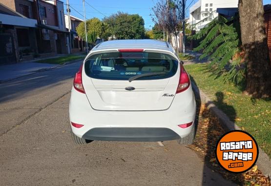 Autos - Ford Fiesta Kinetic 2016 Nafta 78000Km - En Venta