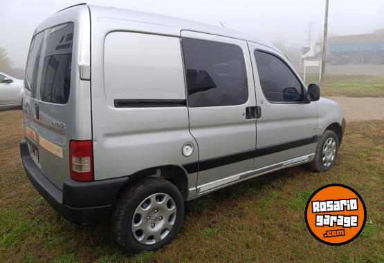 Utilitarios - Peugeot Partner 2011 Diesel 111111Km - En Venta