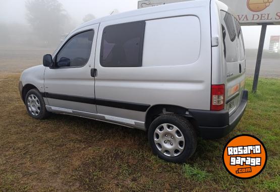 Utilitarios - Peugeot Partner 2011 Diesel 111111Km - En Venta