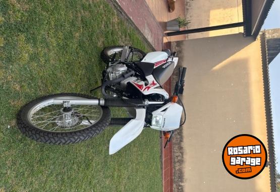 Motos - Honda Tornado 2022 Nafta 1500Km - En Venta
