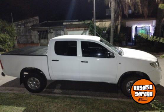 Camionetas - Toyota Hilux 4x4 TD DX 2.5 2011 Diesel 445000Km - En Venta