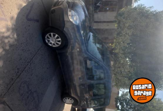 Utilitarios - Renault Authentic plus 2015 GNC 120000Km - En Venta