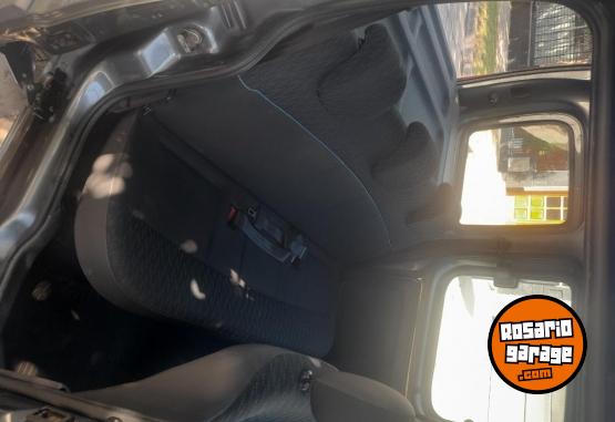 Utilitarios - Renault Authentic plus 2015 GNC 120000Km - En Venta