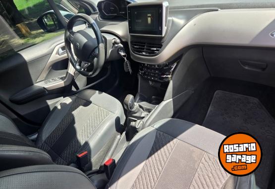 Autos - Peugeot 208 felline 2019 Nafta 123000Km - En Venta