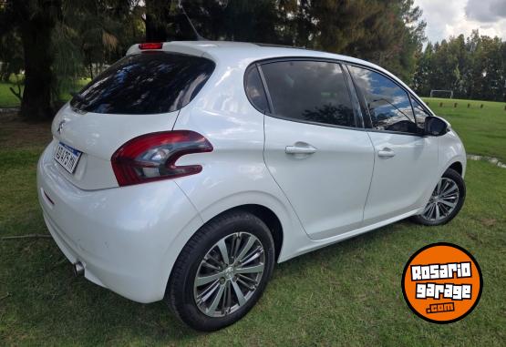 Autos - Peugeot 208 felline 2019 Nafta 123000Km - En Venta